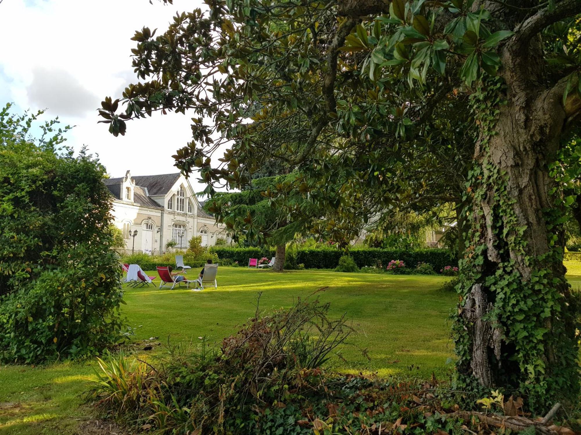 Domaine De L'Oie Rouge Bed & Breakfast Les Rosiers-sur-Loire Exterior photo