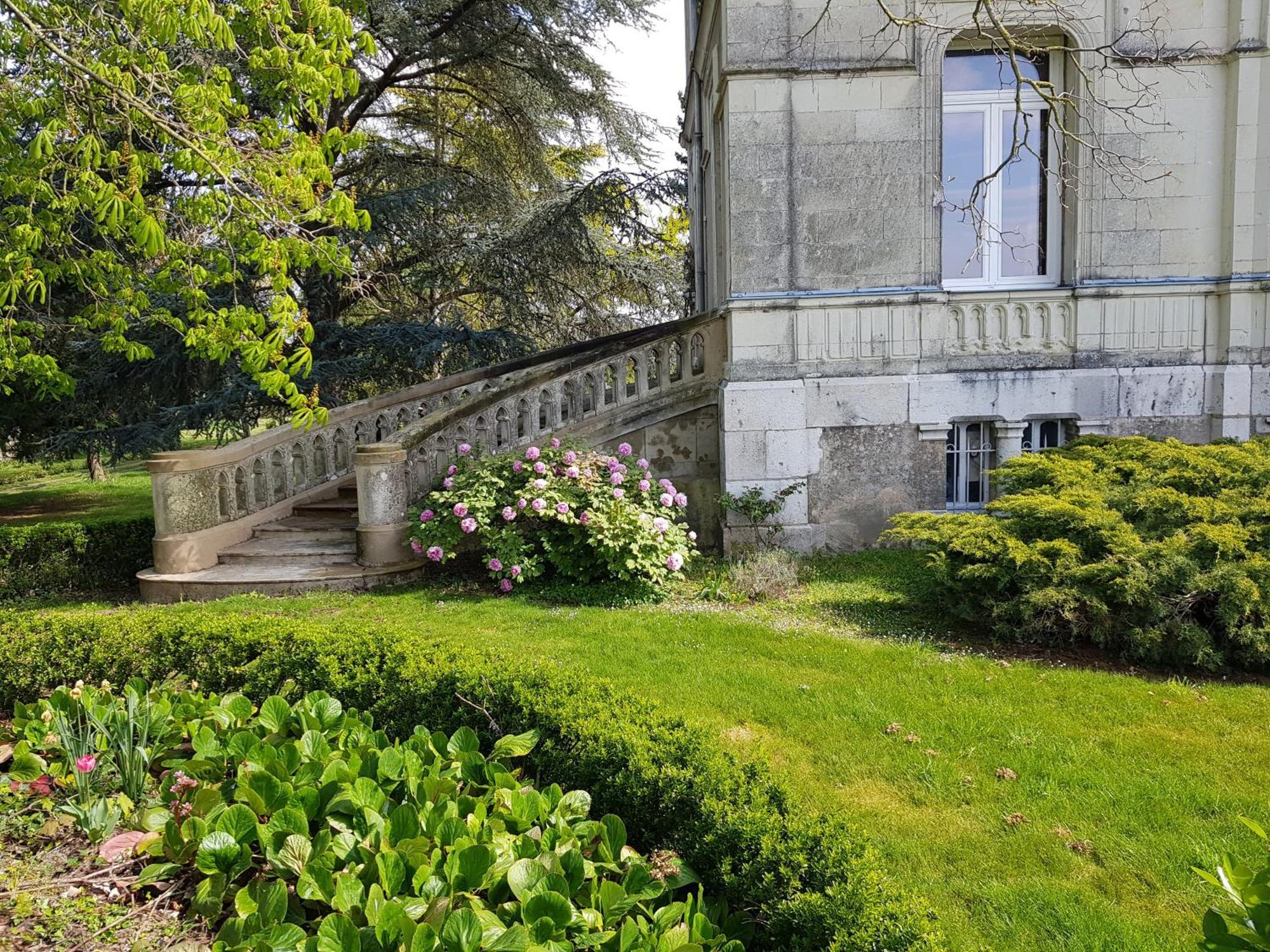 Domaine De L'Oie Rouge Bed & Breakfast Les Rosiers-sur-Loire Exterior photo